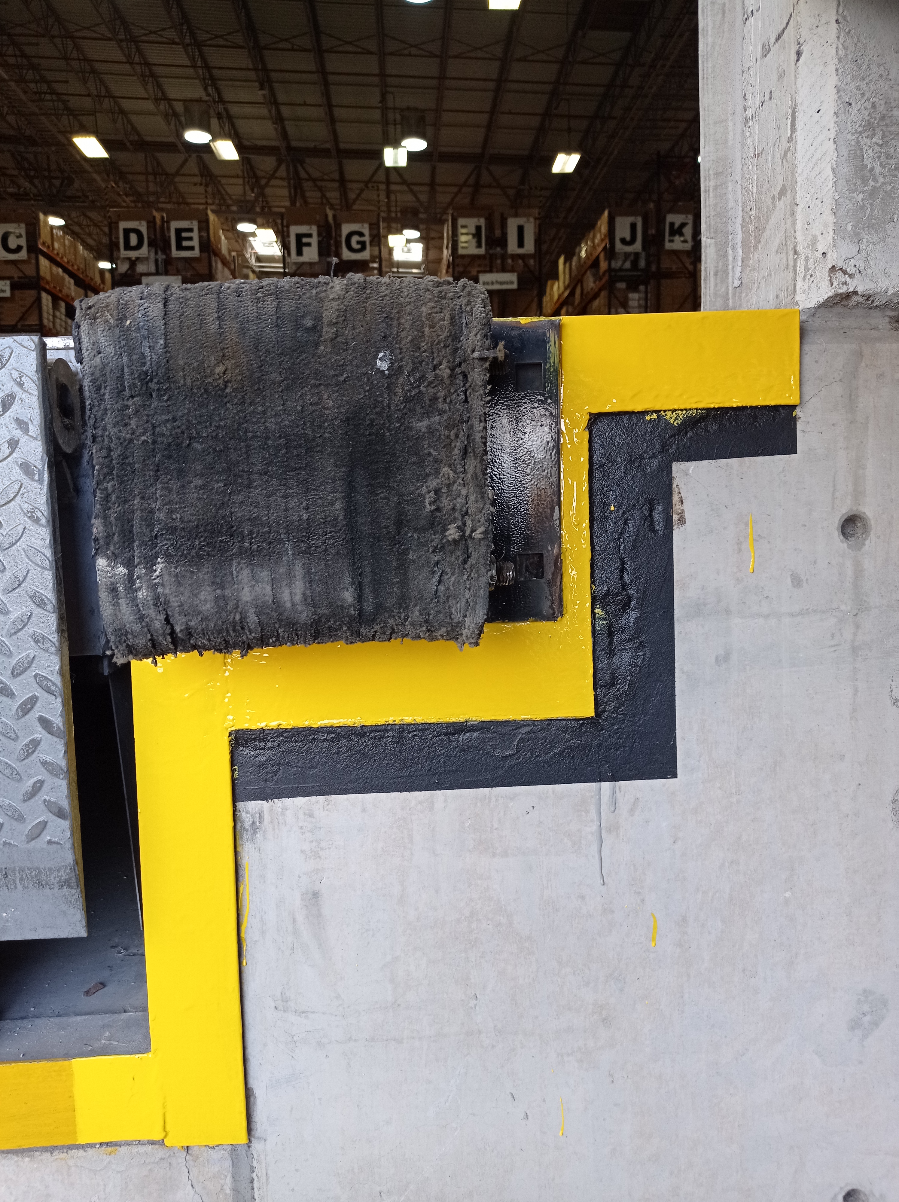REPARACIÓN DE ANDÉN EN NAVE INDUSTRIAL