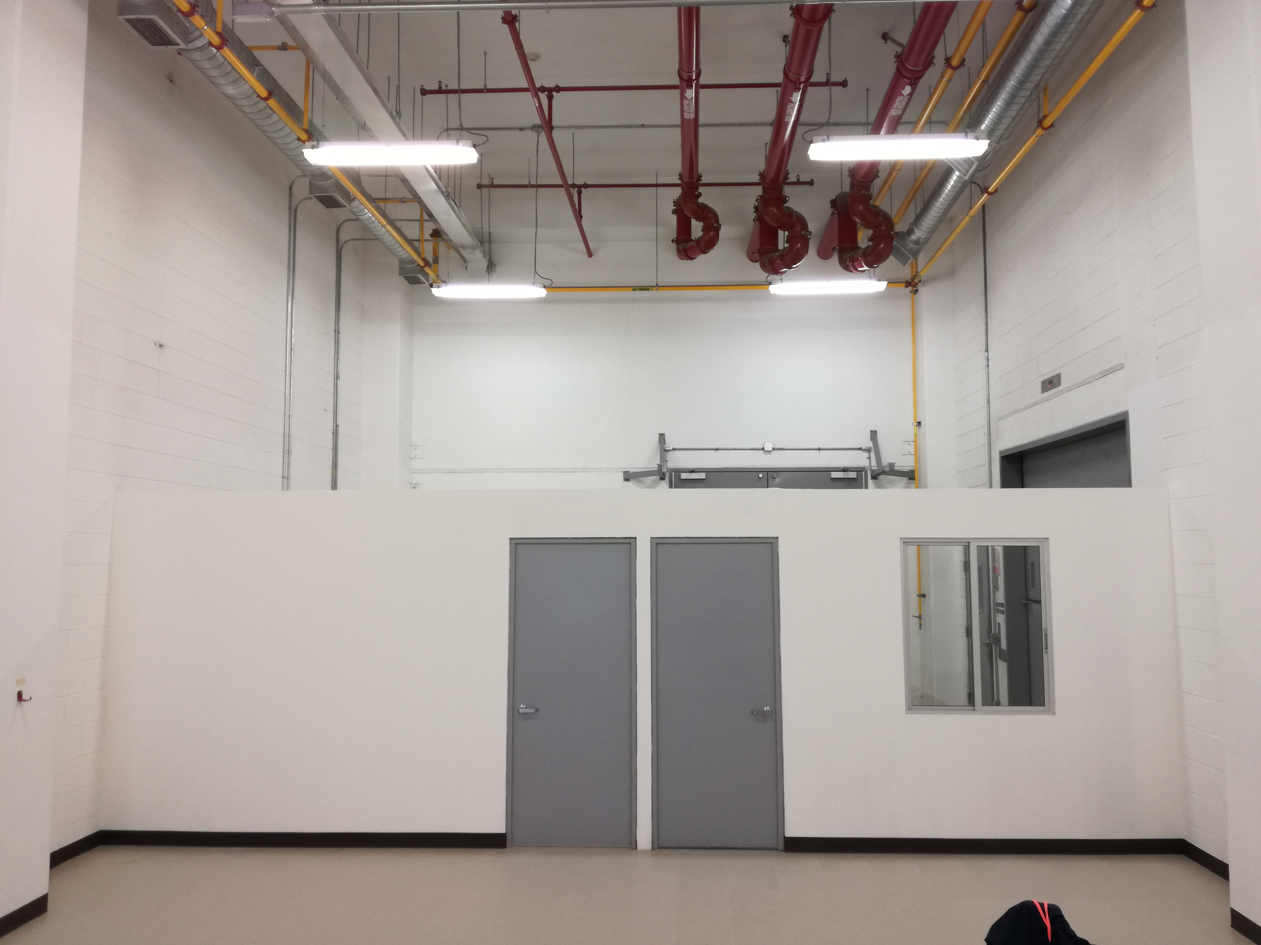 RENOVACIÓN DE OFICINA EN NAVE INDUSTRIAL